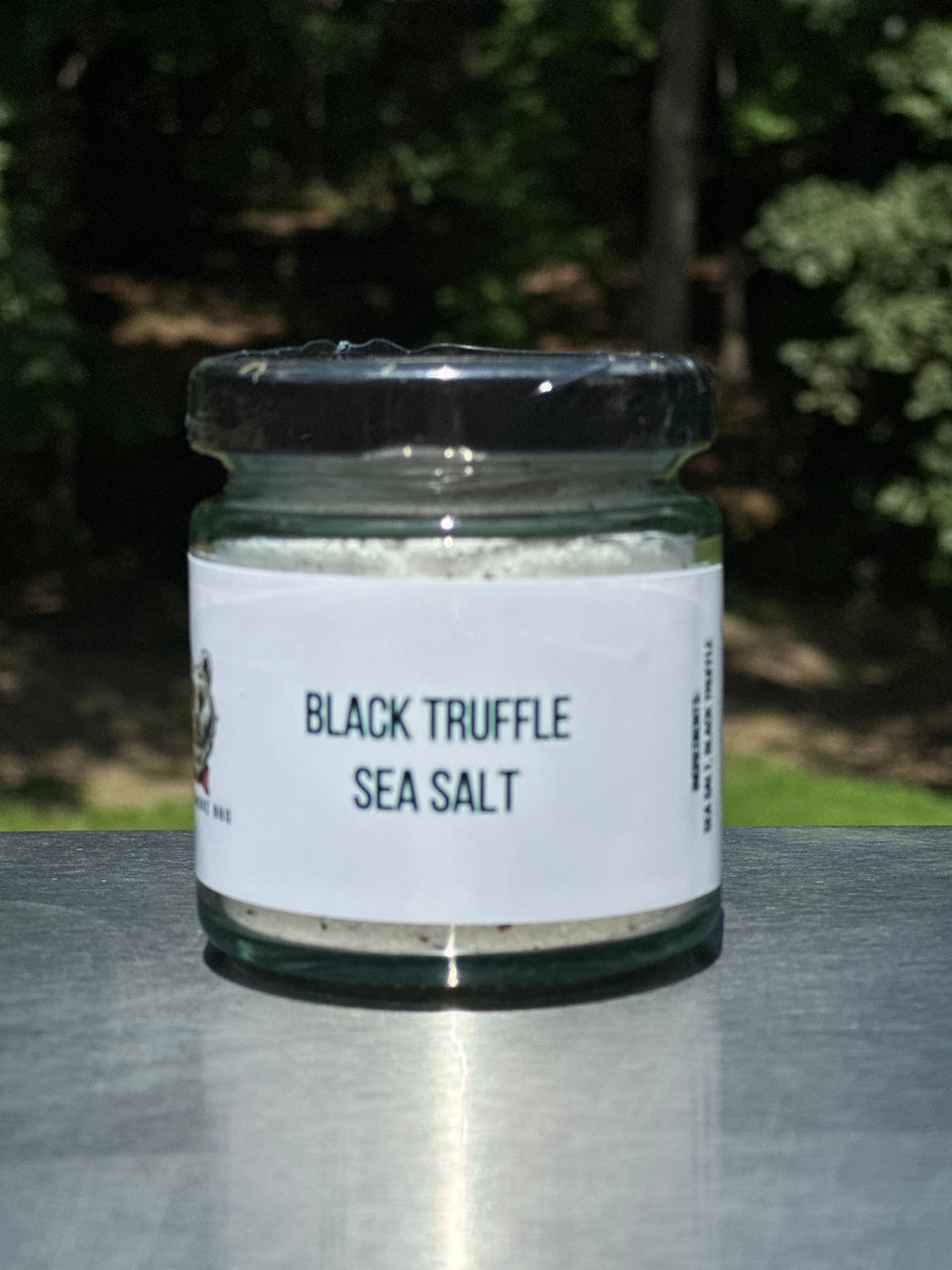 Who doesn't love the taste of fresh truffles? Bear Smoke has sourced the highest quality Black Truckle Sea Salt, made with real black truffle not the  essence or flavoring of truffle, the real thing.  Bear Smoke BBQ